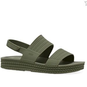 Reef Olive Water Vistas (Size 9’s sold out online)
